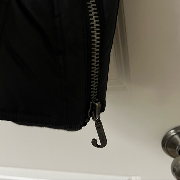 Juicy Couture Women’s Black Puffer Jacket - Picture 6 of 8